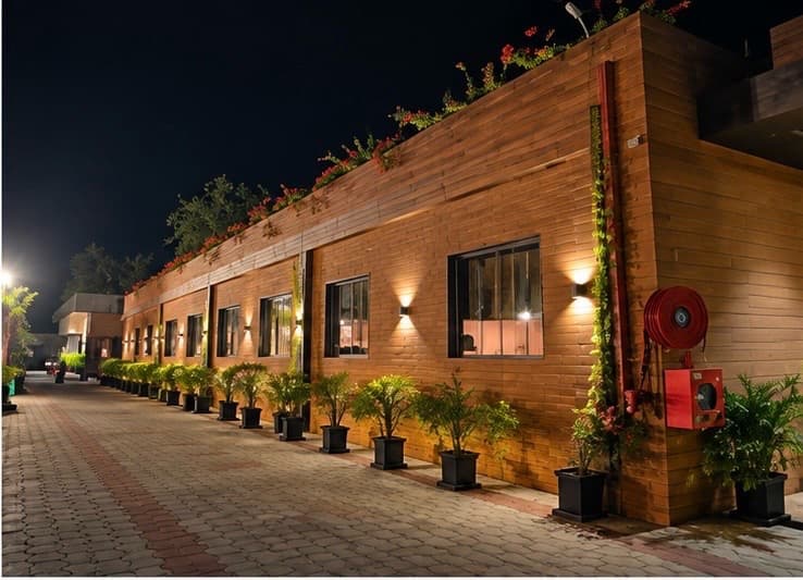 MD Farms banquet hall in Mathura photo 2